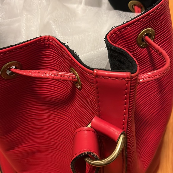 Louis Vuitton Red Epi Noe Bag - Picture 15 of 17